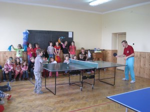 Kroužek stolního tenisu na základce v Cholině